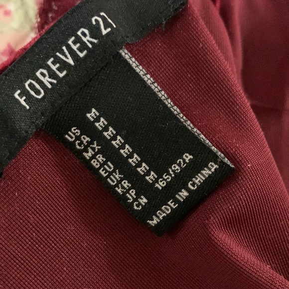 Short Red velvet dress w lace trimming and thin spaghetti straps - Picture 6 of 6